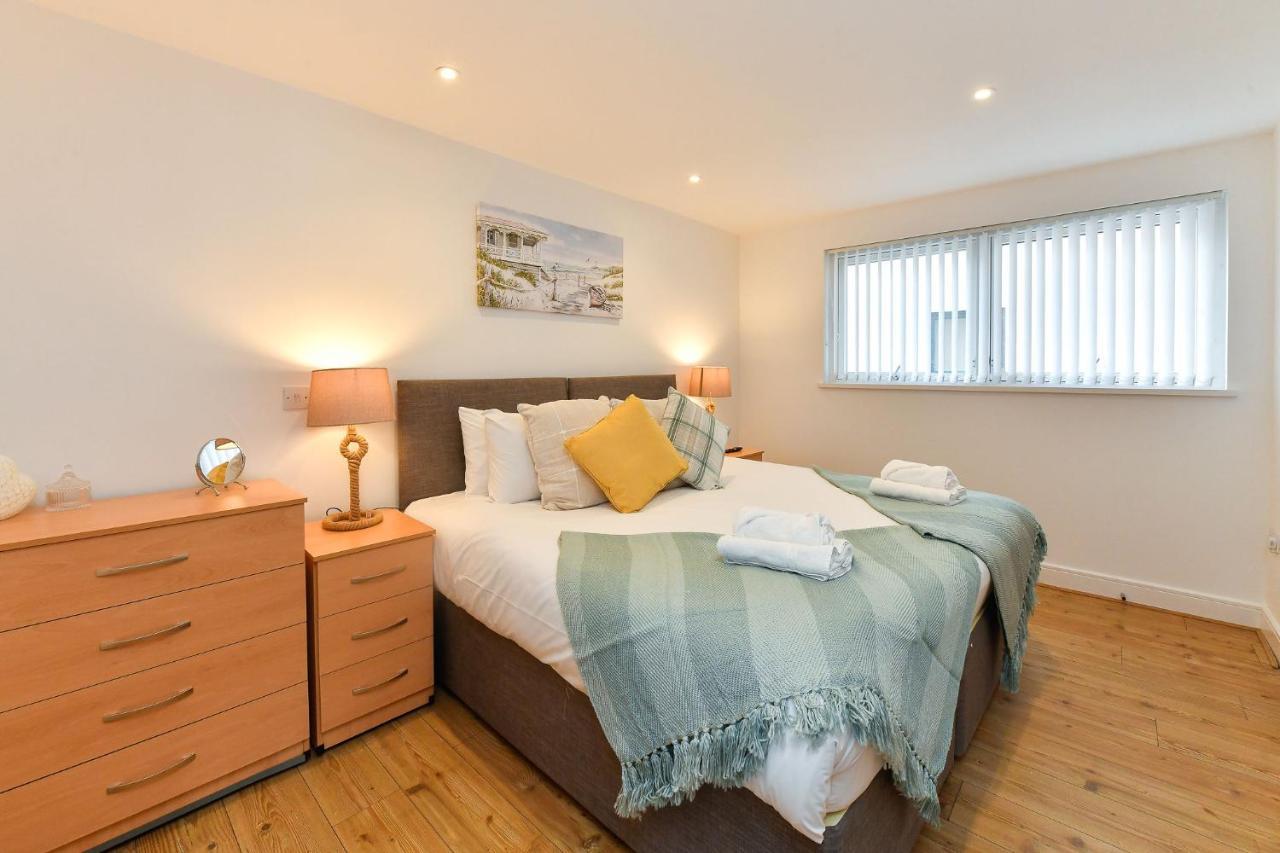 Just Stay Wales - Meridian Wharf, Marina View - 2 Bed Apartment Swansea Exterior photo