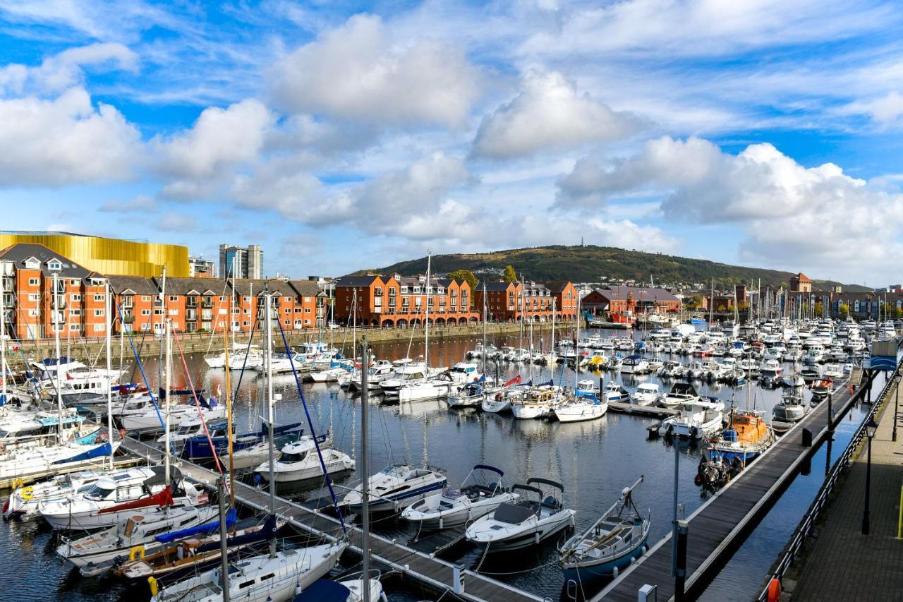 Just Stay Wales - Meridian Wharf, Marina View - 2 Bed Apartment Swansea Exterior photo